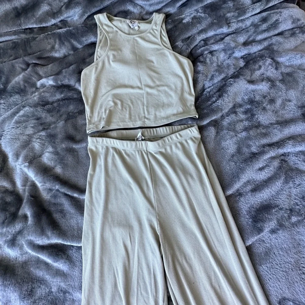 Princess polly marnie set in green mint - Picture 5 of 6